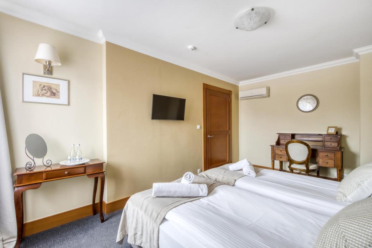 ワルシャワ アメリカン ハウス バレトワ Bed & Breakfast エクステリア 写真